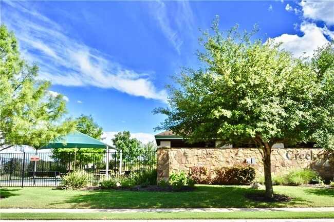 Building Photo - 1807 Slate Creek Dr