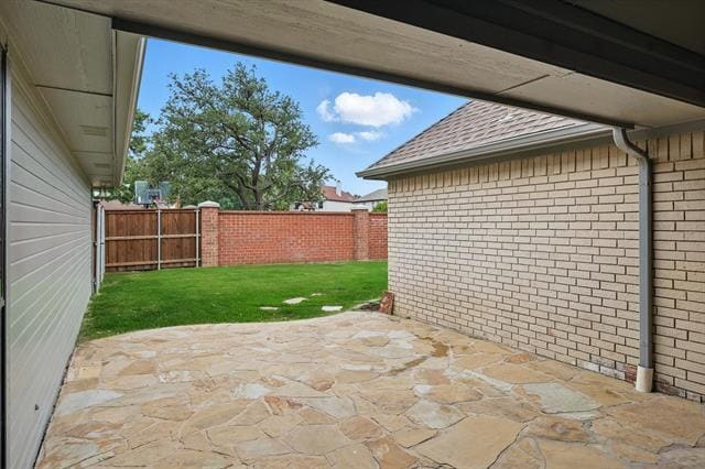 Building Photo - 501 Meadowood Ln
