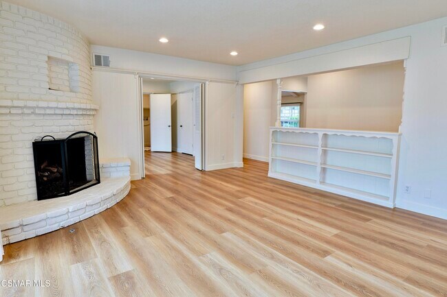 Building Photo - 23939 Oxnard St