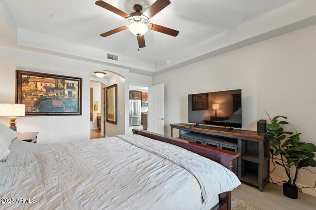 Building Photo - 5350 E Deer Valley Dr