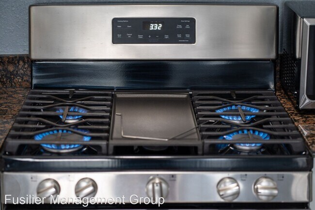 Building Photo - 2 br, 2 bath House - 3349 S Kirkman Rd. # ...