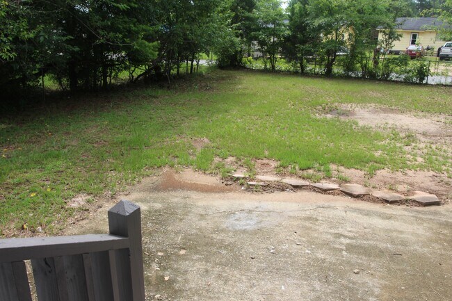 Building Photo - 2523 Beachview Dr