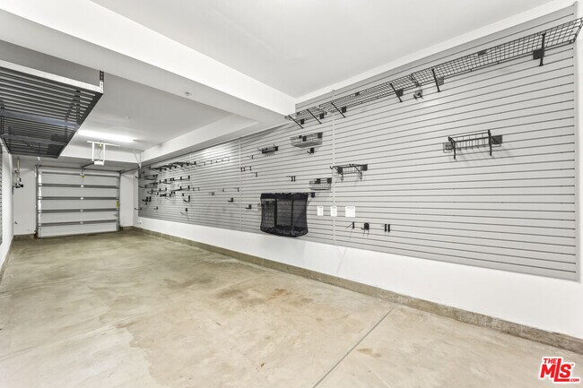 Building Photo - 12705 Bluff Creek Dr
