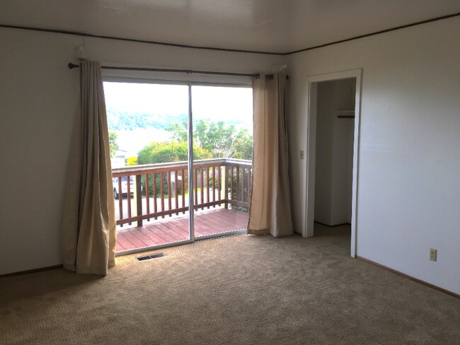 Building Photo - 2381 Paradise Dr