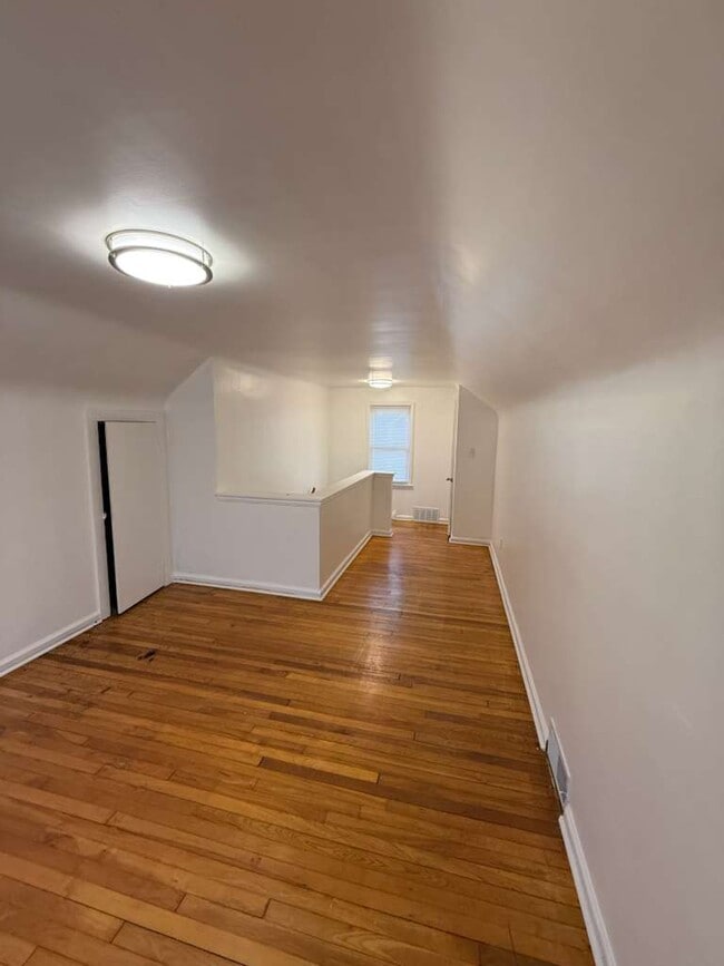 Building Photo - 14274 Kilbourne Ave