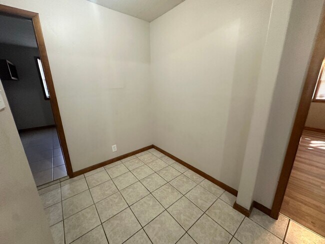 Building Photo - Charming 2 bed, 1 bath ranch home