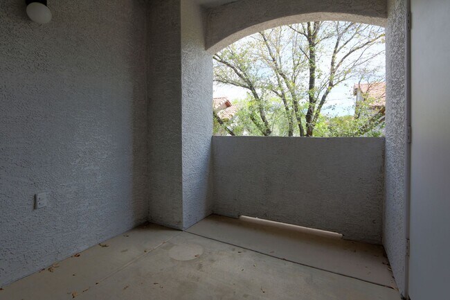 Building Photo - 2615 W Gary Ave