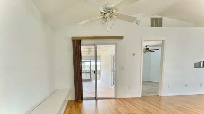 Building Photo - 3 BR , 2 Bath Annual Screened Pool Home Available