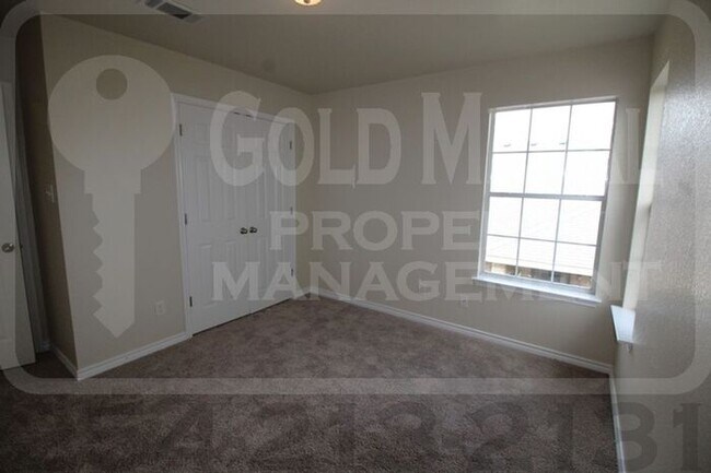 Building Photo - 4008 Cambridge Dr