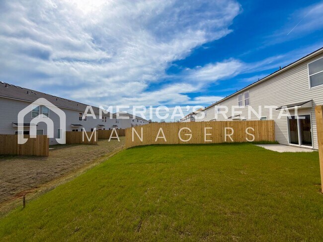 Building Photo - Home in Lincoln, AL for Rent! Available to View Now!
