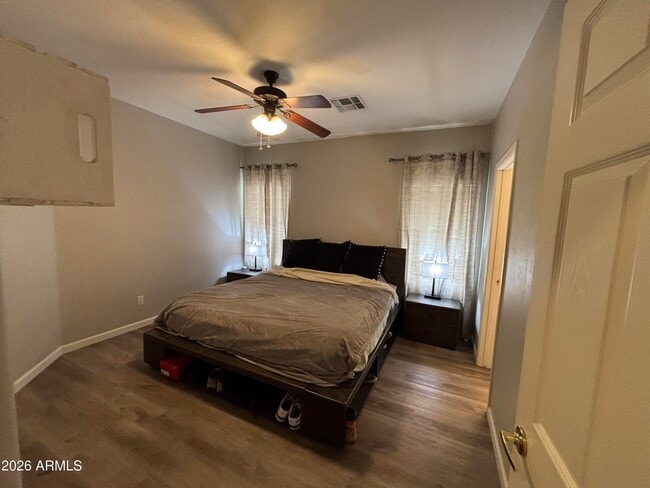 Building Photo - 948 E Savannah Dr