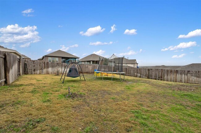 Building Photo - 2212 Prairie Oaks Dr