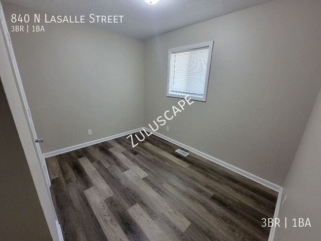 Building Photo - 840 Lasalle St