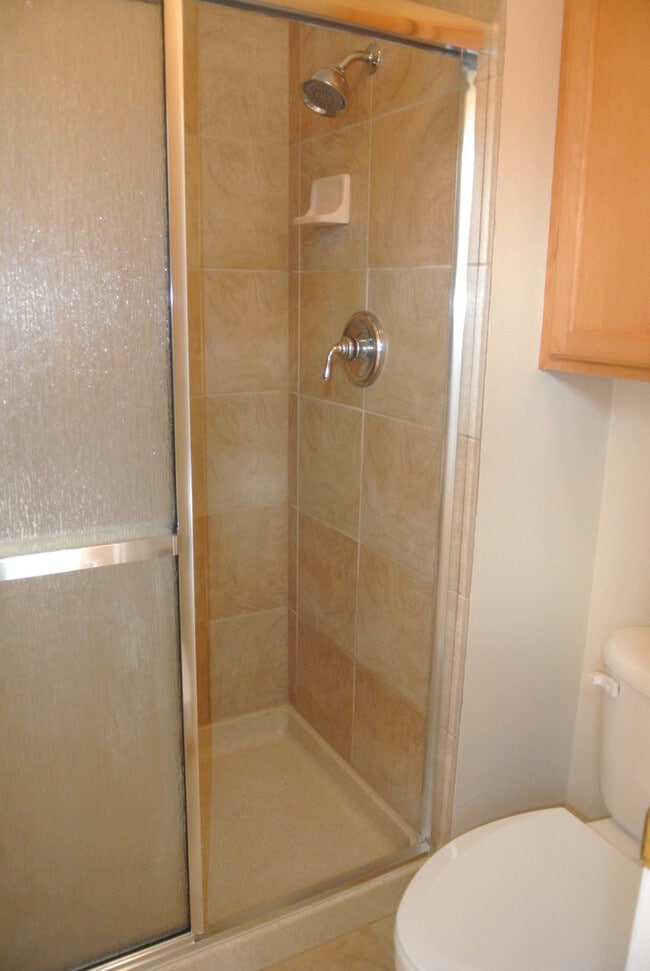 Building Photo - 1080 Fairway Ct