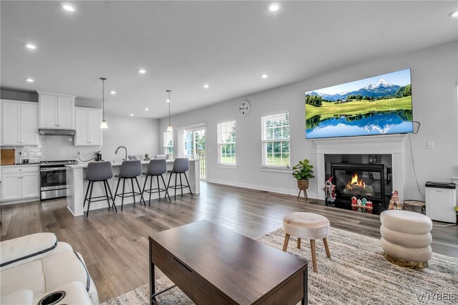 Building Photo - 4966 Brauer Dr