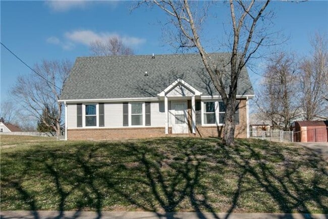 Primary Photo - For Rent – Spacious 4 Bedroom Home Near Fo...
