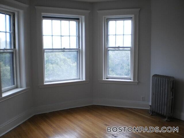 Building Photo - 137 Park Dr