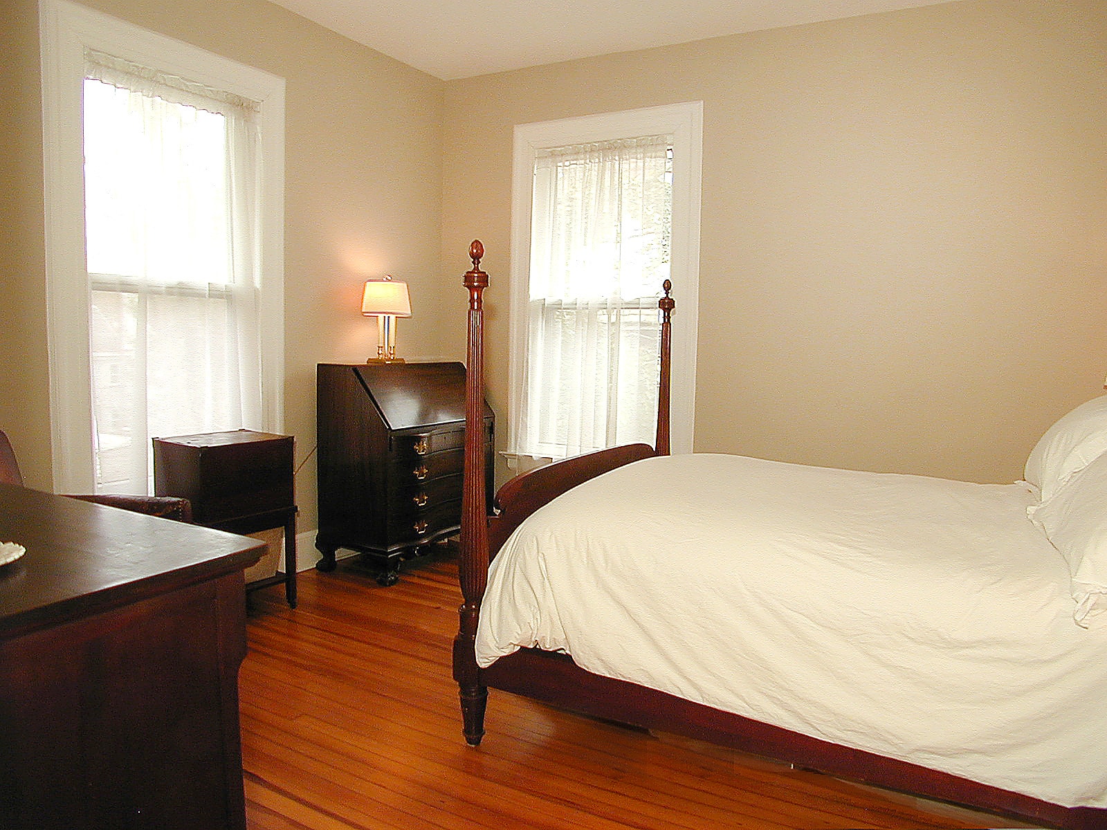 Guest Bedroom / Office - 195 Bishop St.