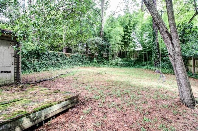 Building Photo - 162 Peachtree Hills Ave NE