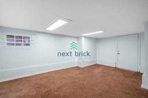 Building Photo - A beautiful 3 bed and 1 bathroom house for rent