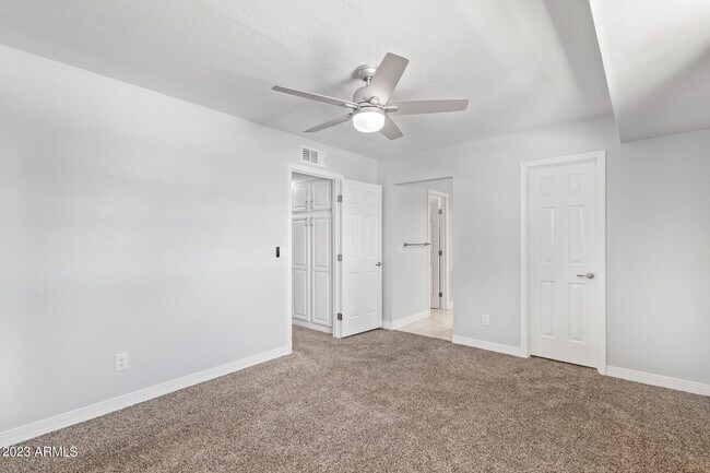 Building Photo - 3905 S Mill Ave