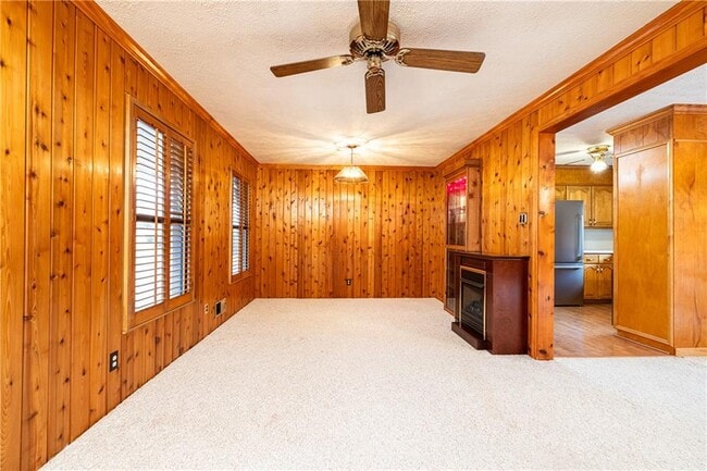 Building Photo - 216 Thomas Cir