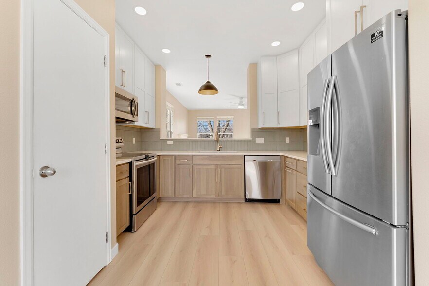 Building Photo - 3425 East 123rd Drive