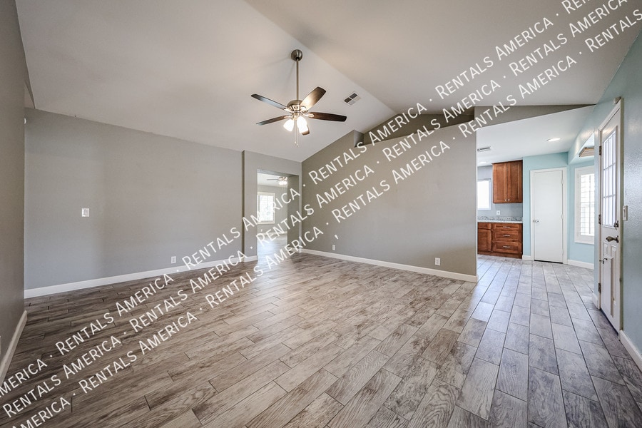 Building Photo - 3922 W Morelos St