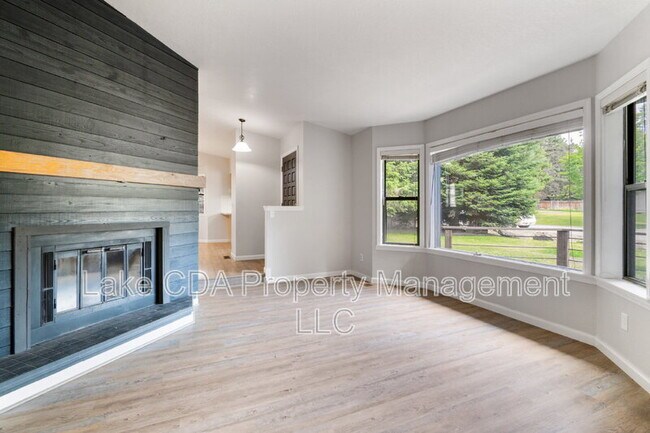Building Photo - 13079 N Westwood Dr