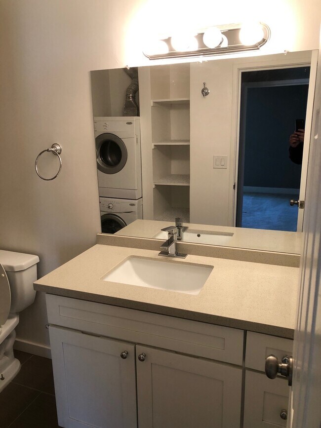 Building Photo - 1547 Delucchi Lane, Unit F