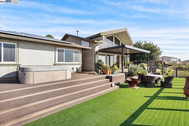 Building Photo - 75 Chadbourne Way