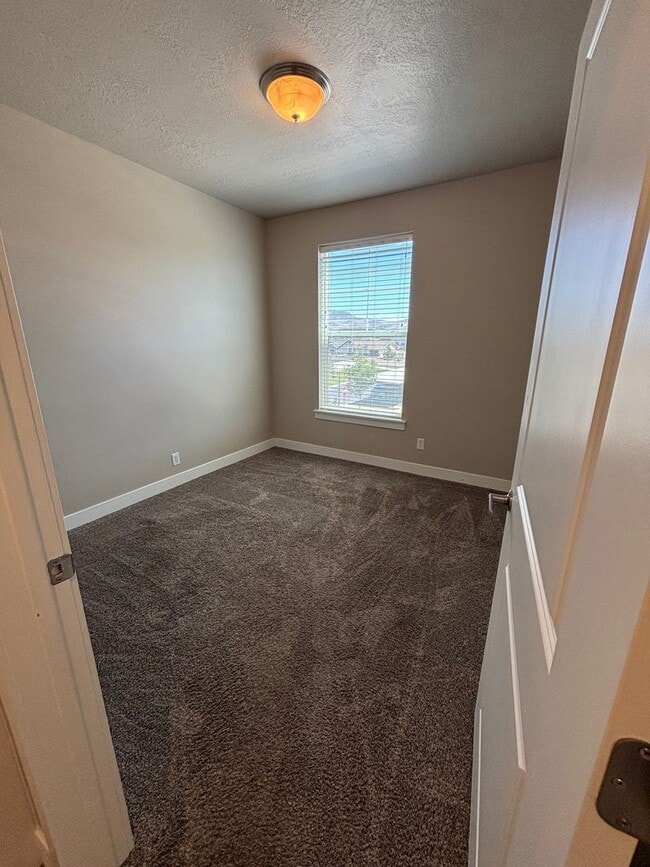 Building Photo - 3 Bedroom 2 Bathroom Condo in Heber