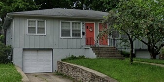 Building Photo - 5413 Tracy Ave