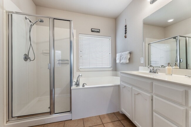 Building Photo - 12044 Ringtail Dr