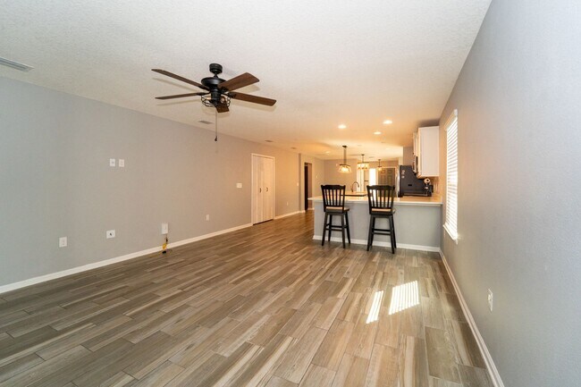 Building Photo - Castine Cove 3/2 Single Family Home