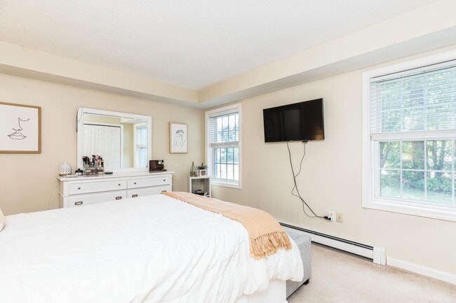 Building Photo - 608 Springbrook Cir