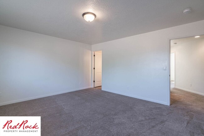 Building Photo - 2801 E 450 N