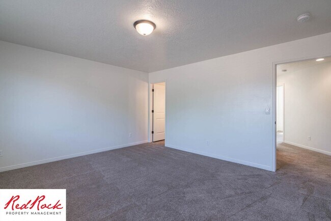 Building Photo - $300 Move in Special! 3 Bedroom Townhome with Internet Included!