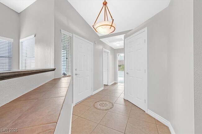 Building Photo - 100 Painted Valley St