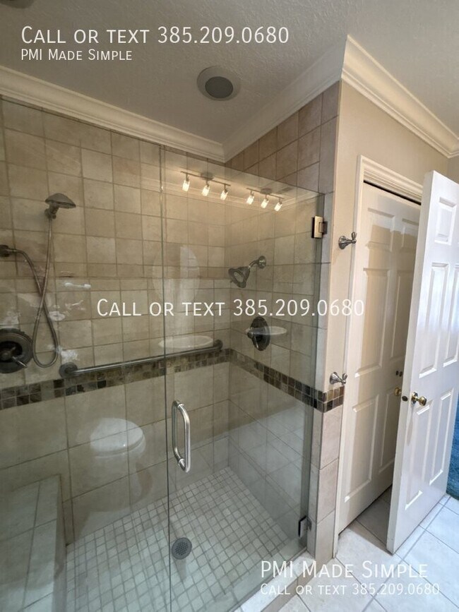 Building Photo - Fantastic 3-Bedroom Townhome in Provo