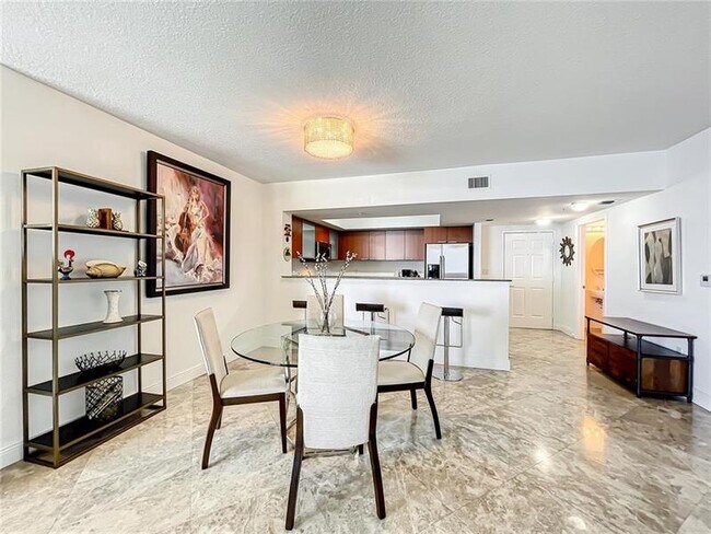 Building Photo - 16699 Collins Ave