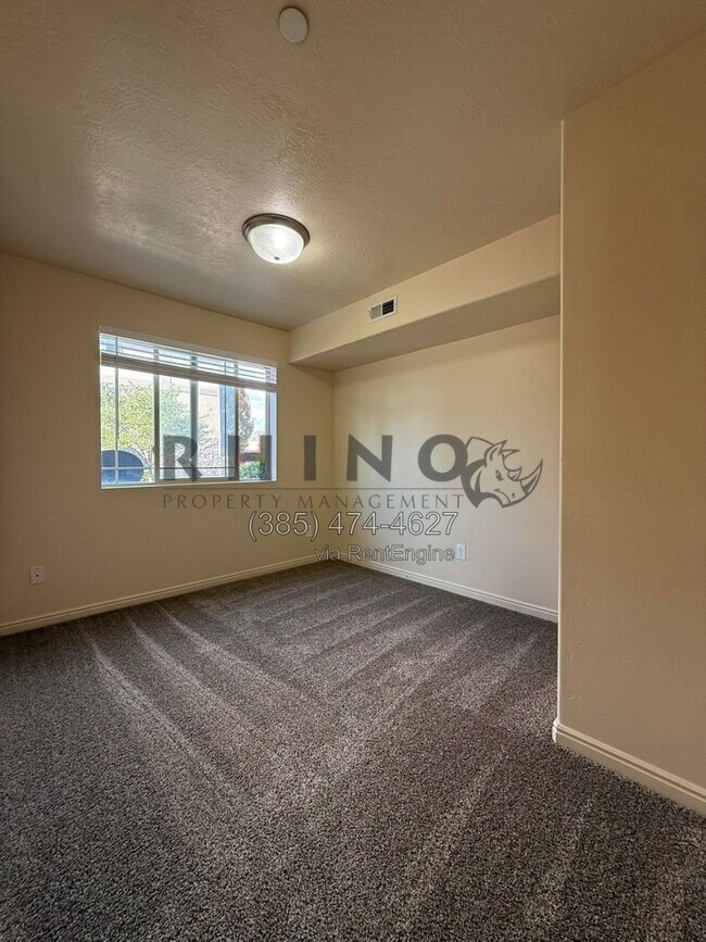 Building Photo - 6941 Village River Ln