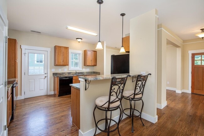Building Photo - Modern Craftsman-Style Home in West Asheville