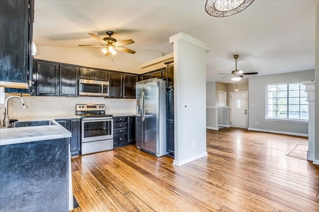 Building Photo - 2 weeks FREE RENT! South Wichita Gem! Save $$ with solar panels