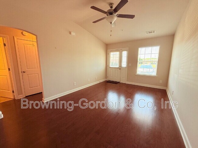 Building Photo - 1040 Charlie Daniels Pkwy