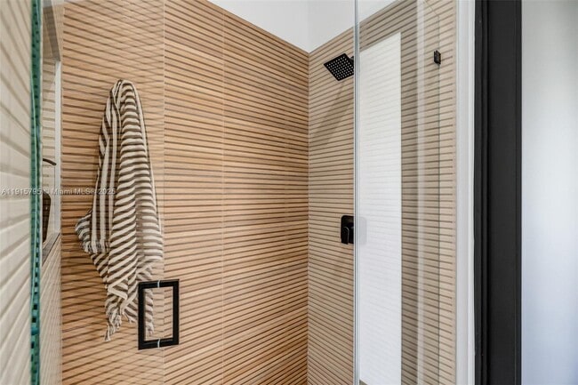 Building Photo - 250 NW 129th Ave