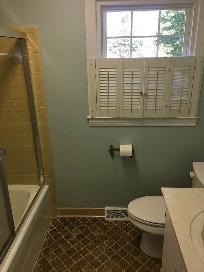 Building Photo - 3/2 House in Maplewood $1,795