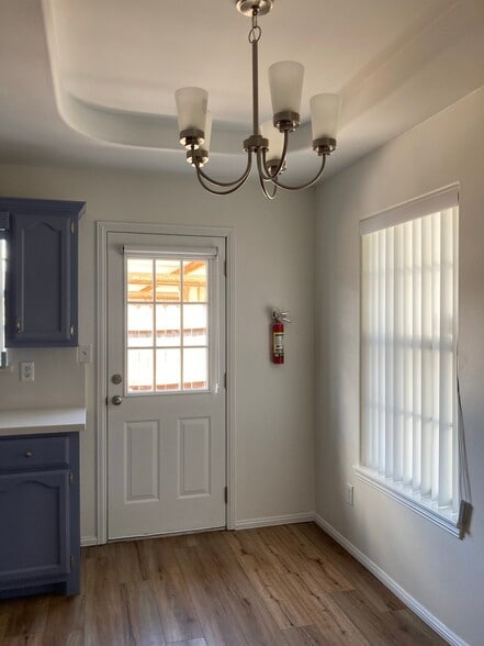 Building Photo - 910 English Ave