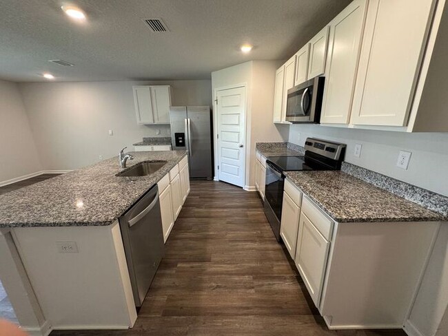 Building Photo - Pensacola - Deer Run - 4 bed, 2 bath w/ co...