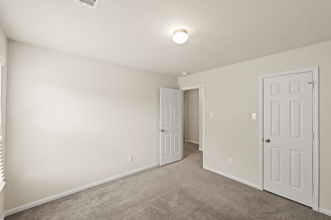 Building Photo - 16401 Olive Sparrow Dr